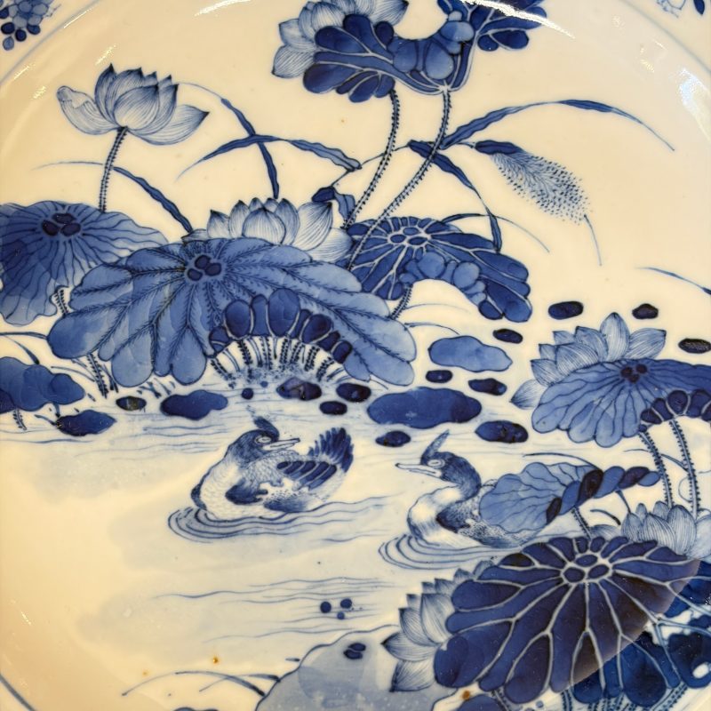 A Chinese blue and white 'Mandarin Duck' dish and a crackle-glazed dish - 图8