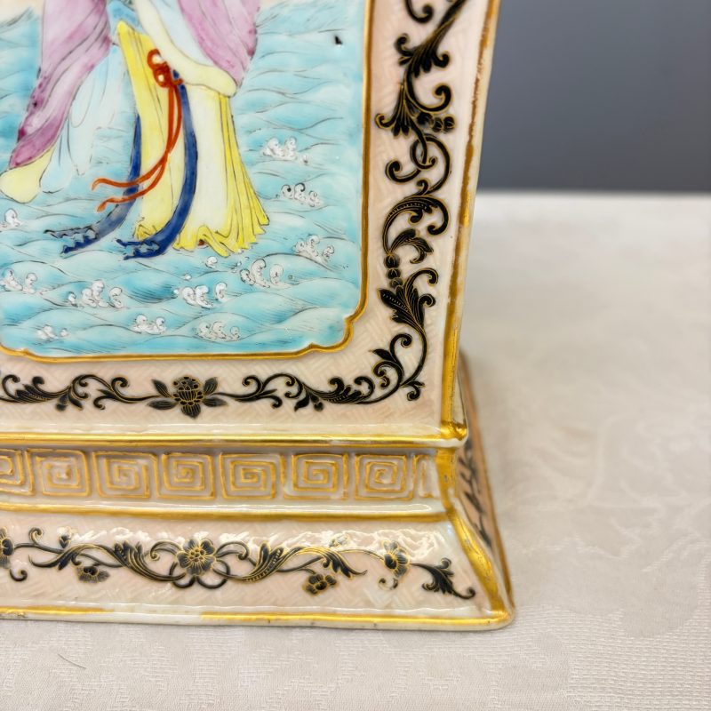 A pair of extremely rare Chinese Canton famille rose bough pots - 图14