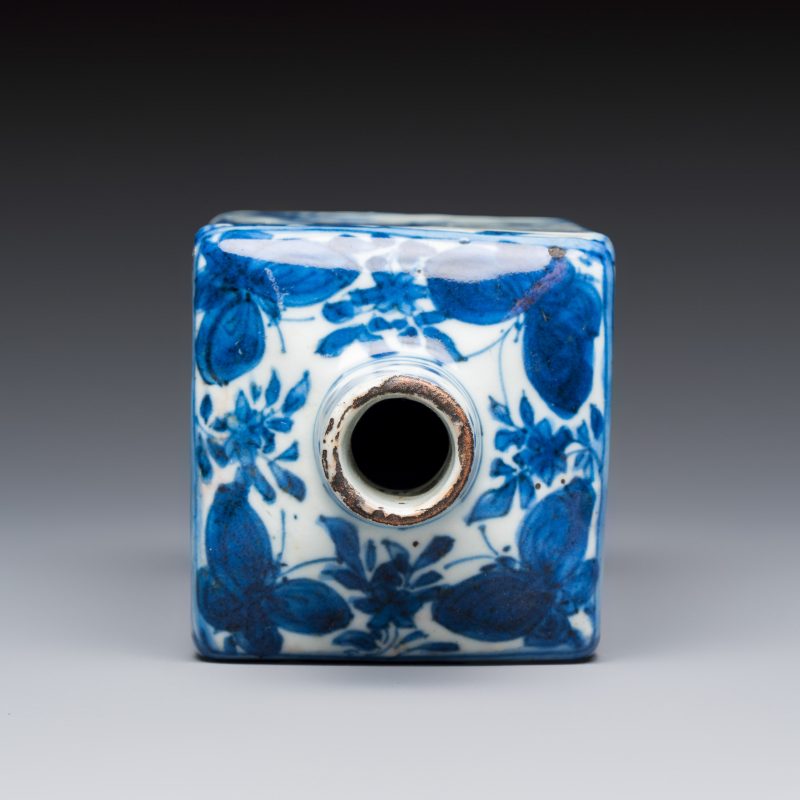 A Chinese blue and white 'Playing Boys' square flask - 图10