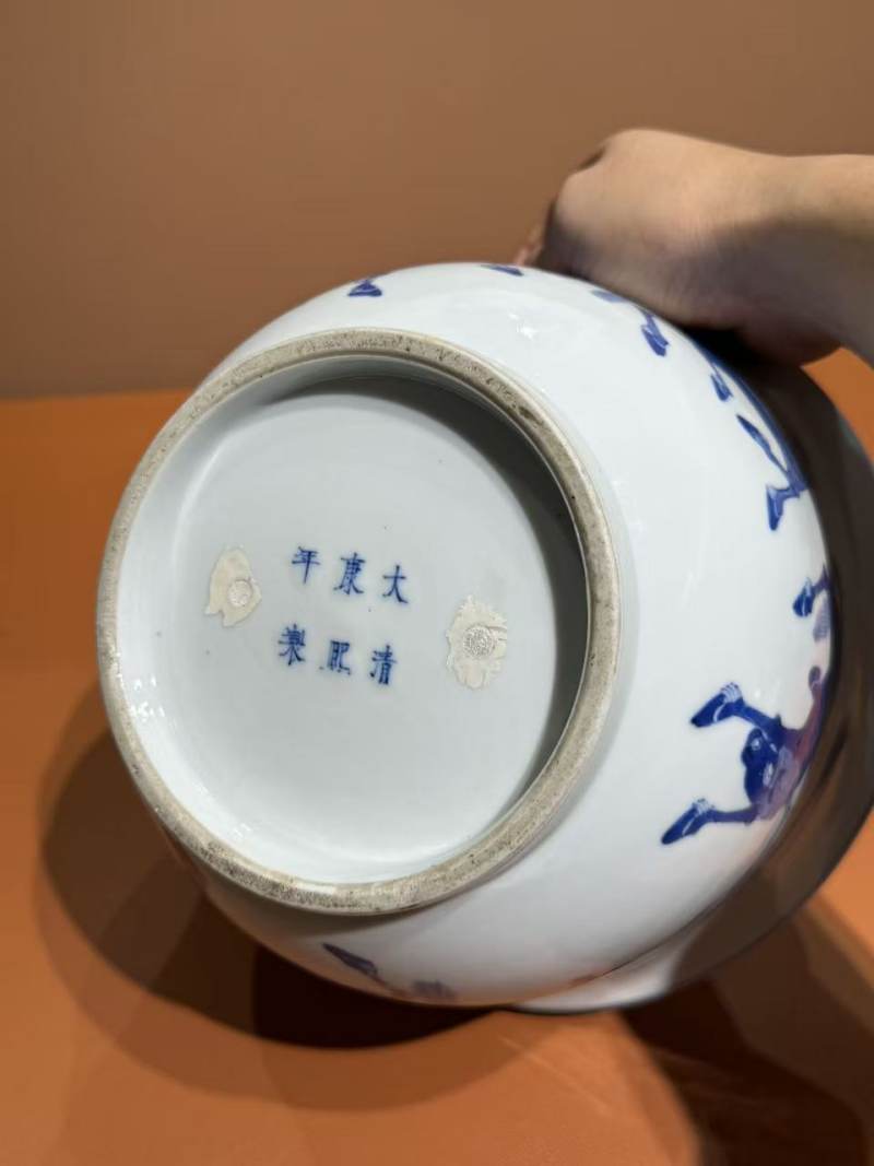 清晚期 青花骏马图花盆 - 图10