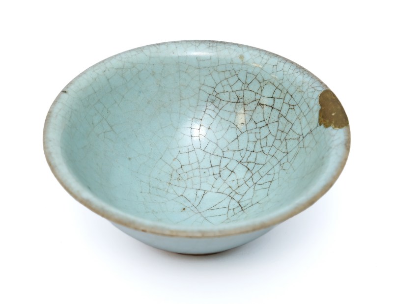 A Junyao light-blue-glazed bowl - 图6