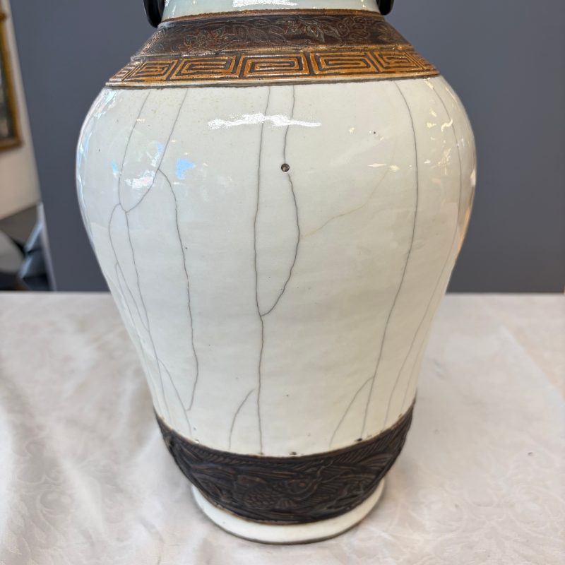An unusual Chinese Nanking vase decorated with various glazes - 图21