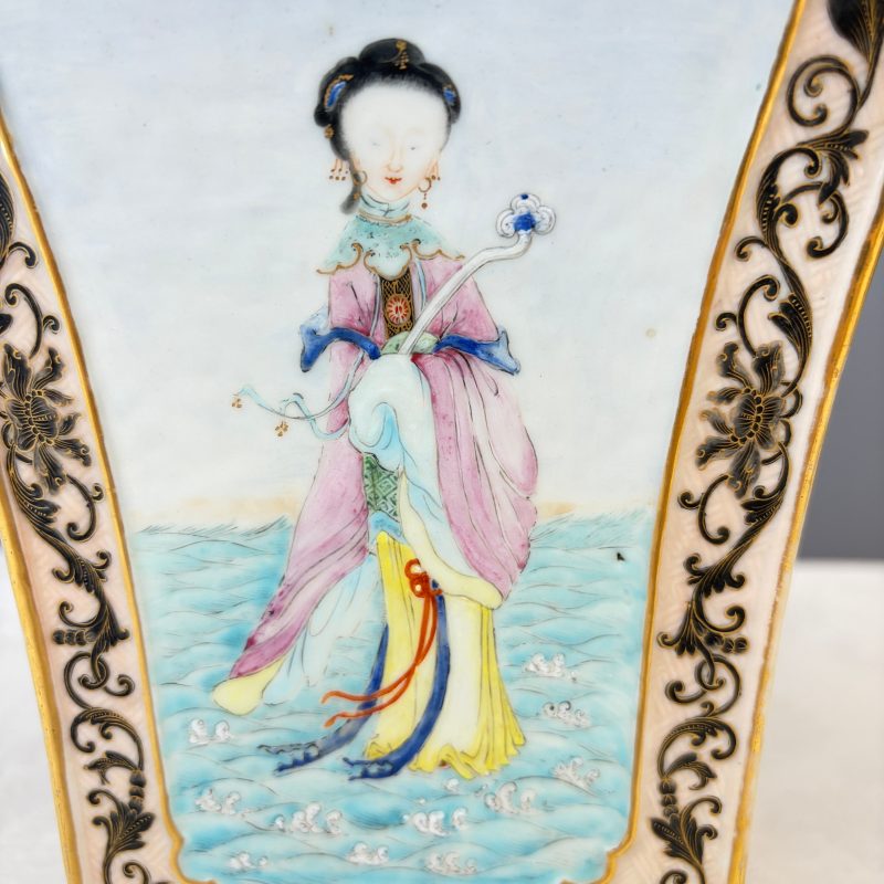 A pair of extremely rare Chinese Canton famille rose bough pots - 图15