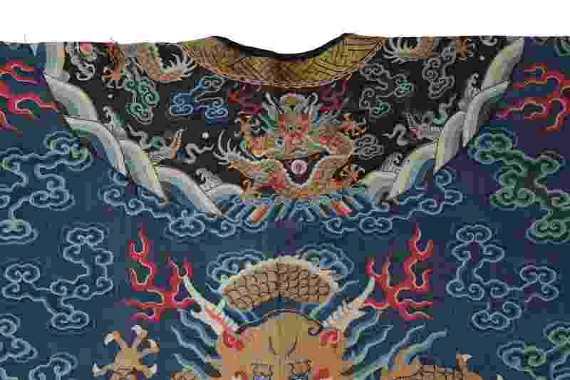 A blue-ground silk kesi dragon summer robe - 图6