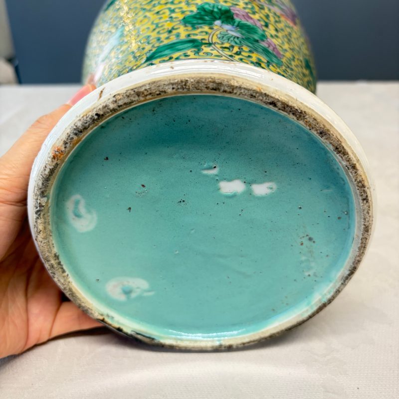 A pair of Chinese famille verte 'Phoenixes among Peonies' vases - 图22