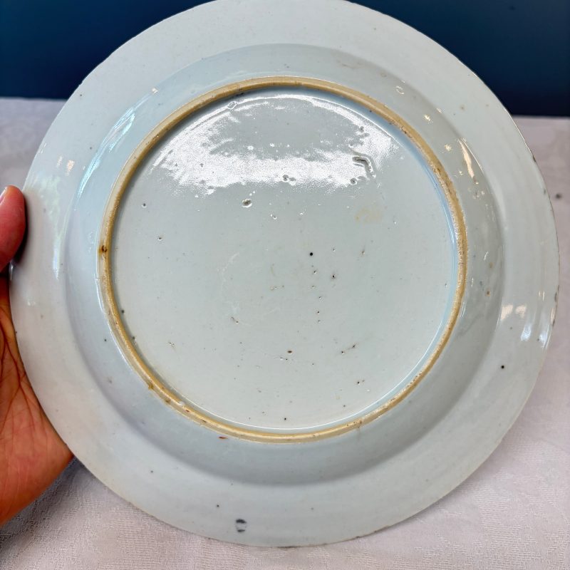 Two Chinese famille rose plates and a pair of Dutch-decorated plates - 图24