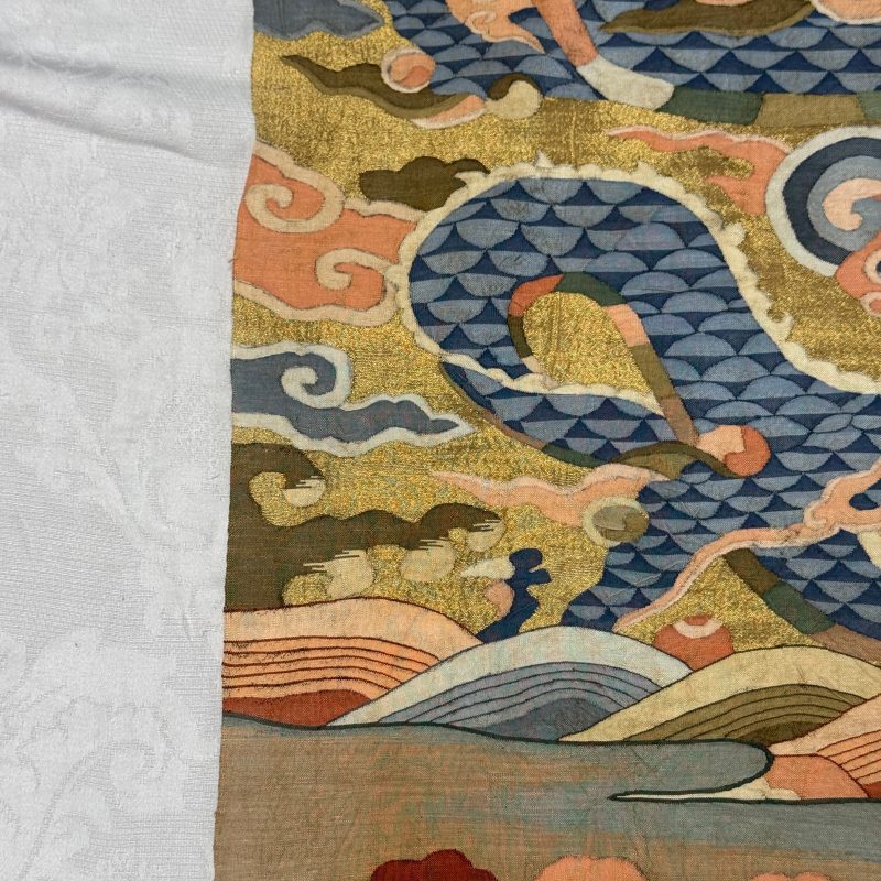 A Chinese kesi 'Deer, Crane and Dragon' panel - 图9