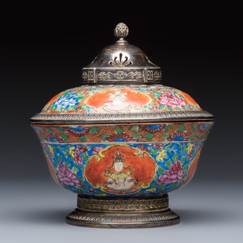 A group of nine Chinese Bencharong wares for the Thai market - 图3