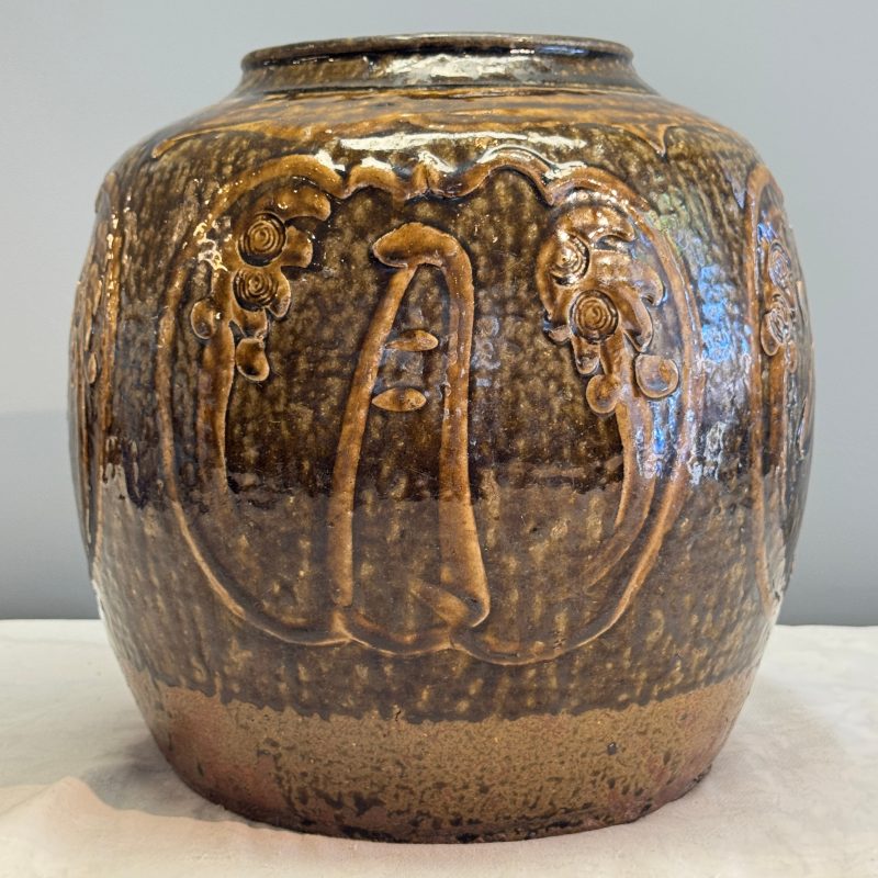 月中桂丹 | A Chinese brown-glazed slip-decorated 'Yue Zhong Dan Gui 月中桂丹' jar - 图9
