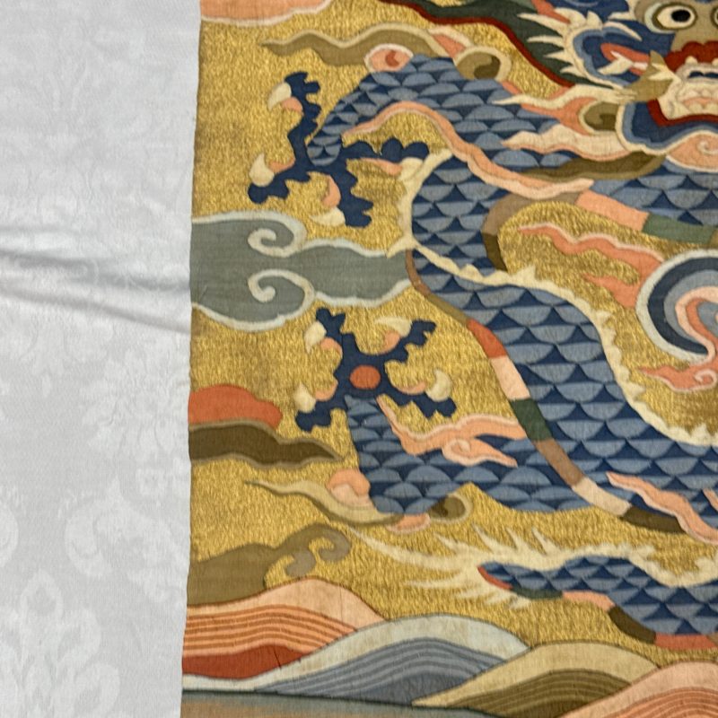 A Chinese kesi 'Deer, Crane and Dragon' panel - 图10