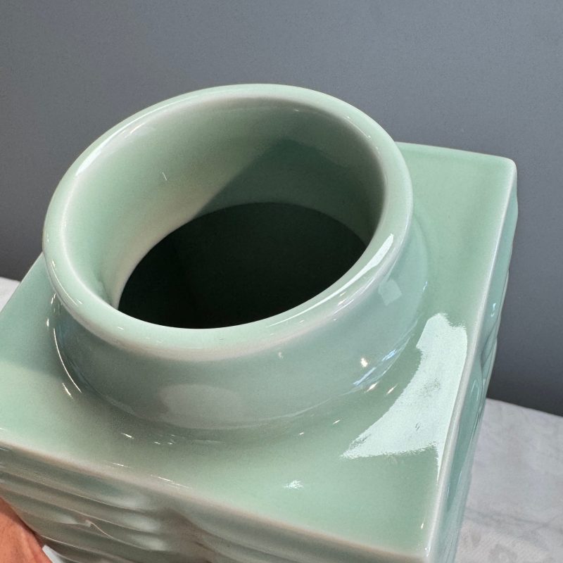 A Chinese celadon-glazed 'Bagua' cong vase - 图15