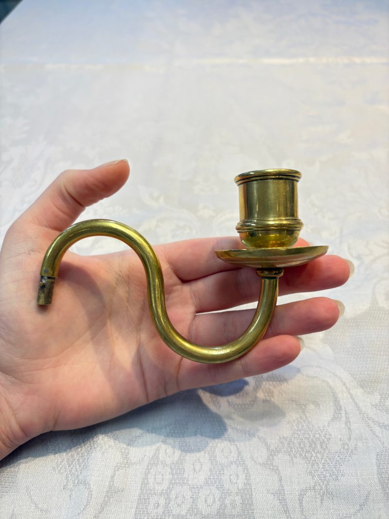 A pair of Chinese Canton famille rose 'Mandarin Subject' wall sconces - 图20