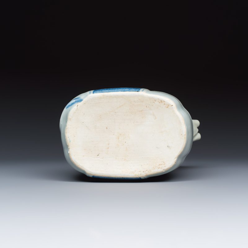 A Chinese blue and white 'Elephant' kendi - 图7