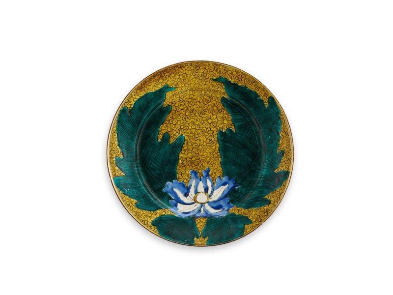 A porcelain dish, Fuku mark, Aode Kutani type, Hizen, Edo period, circa 1640-50 | 色絵牡丹文大皿　肥前　（青手）古九谷様式　江戸時代前期　1640～50年代