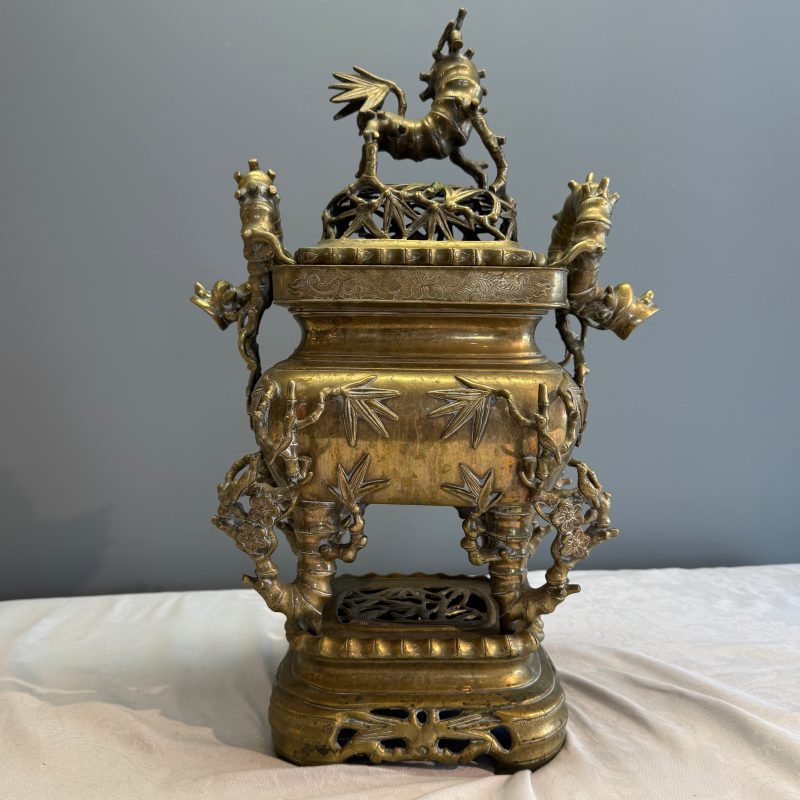 A Vietnamese bronze covered censer and stand - 图20