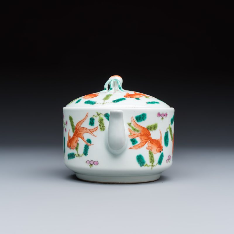 Four Chinese famille rose wares - 图5