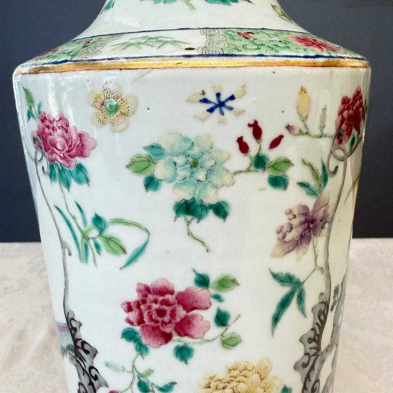 A pair of Chinese famille rose 'Court Lady in a Garden Setting' vases - 图18