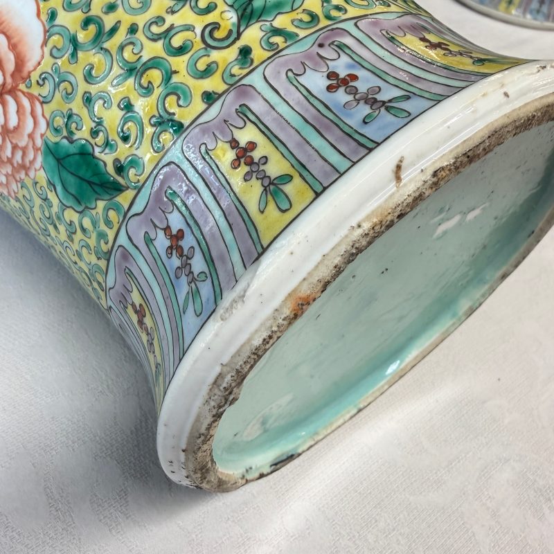 A pair of Chinese famille verte 'Phoenixes among Peonies' vases - 图23