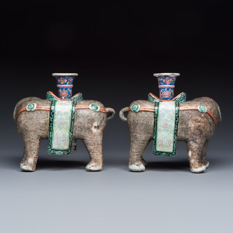 A pair of Chinese famille rose models of elephants - 图4