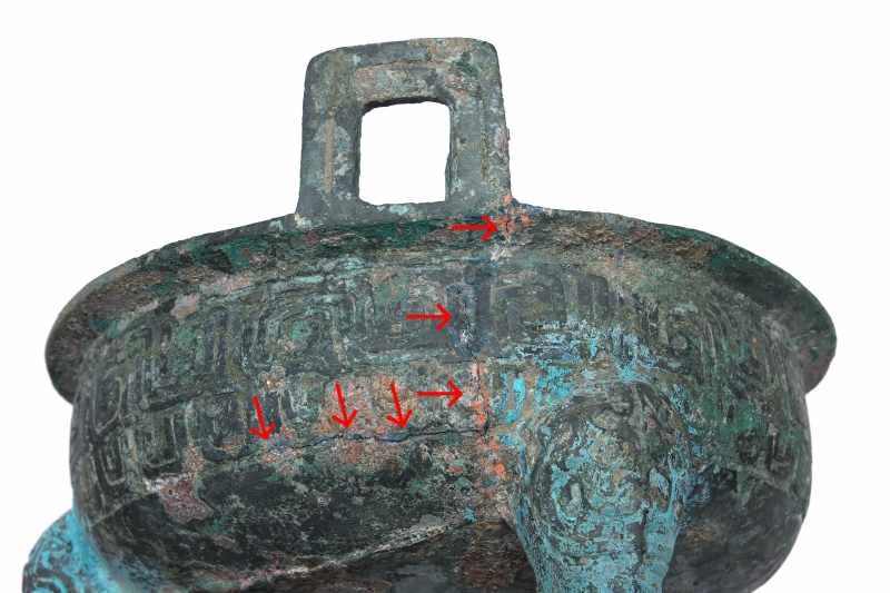 An archaic inscribed bronze footed ritual tripod cauldron, Ding - 图11