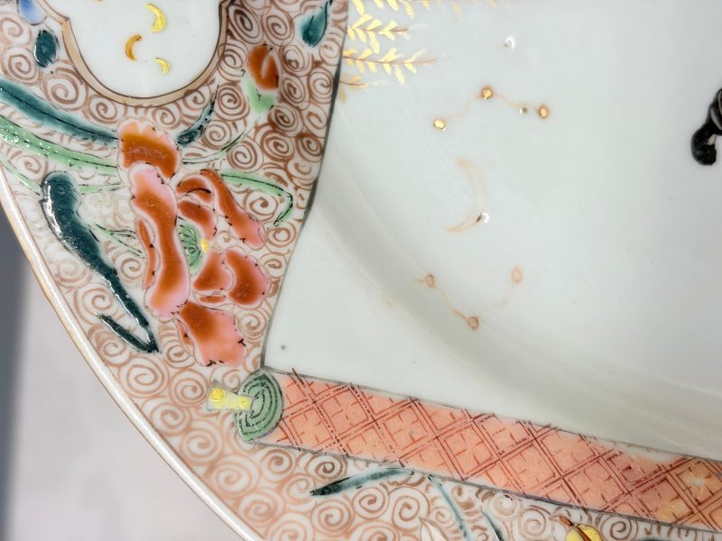 A pair of Chinese famille rose 'Xi Xiang Ji' plates - 图7