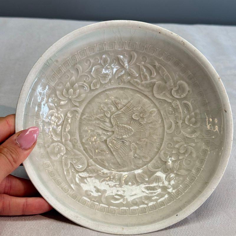 Two Chinese qingbai plates and a Longquan celadon plate - 图18