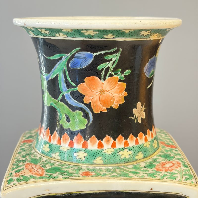 A Chinese famille noire square vase with birds among flowering branches - 图15