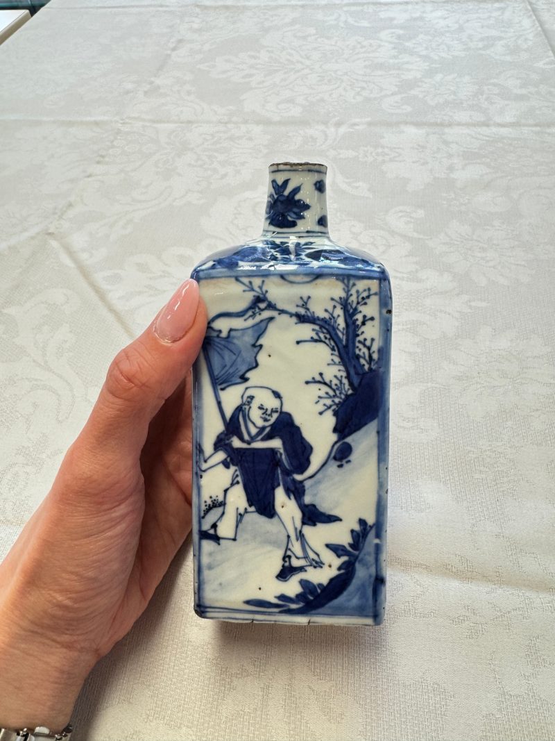 A Chinese blue and white 'Playing Boys' square flask - 图13