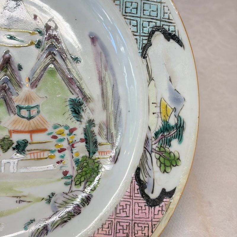 A collection of 13 Chinese famille rose 'Landscape' plates and dishes - 图96