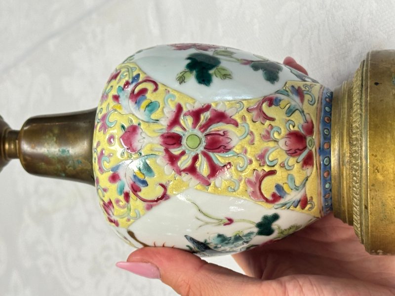 Four Chinese famille rose wares - 图68