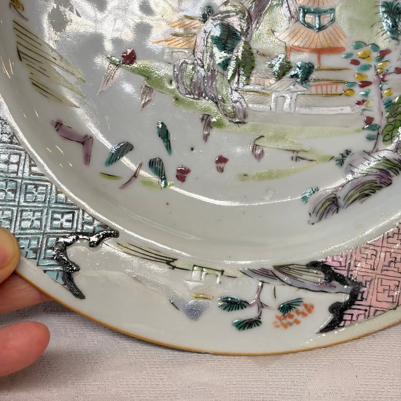 A collection of 13 Chinese famille rose 'Landscape' plates and dishes - 图97