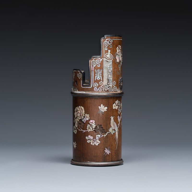 A Vietnamese mother-of-pearl-inlaid opium pipe, water pipe and covered box - 图5
