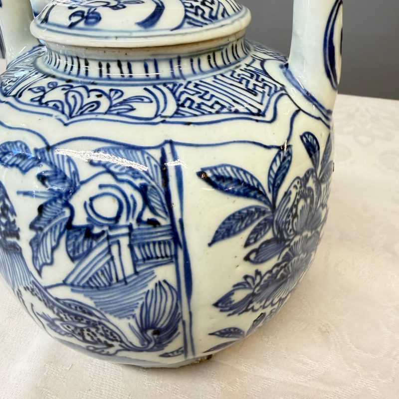 A Chinese blue and white 'Buddhist Lion' wine pot and cover - 图12