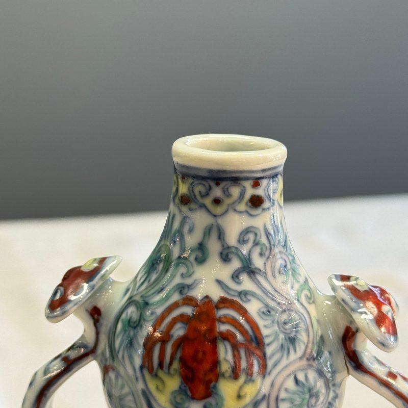 A Chinese doucai double-gourd vase with dragons and ruyi handles - 图22