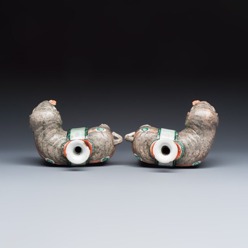 A pair of Chinese famille rose models of elephants - 图6