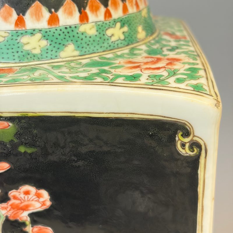 A Chinese famille noire square vase with birds among flowering branches - 图17