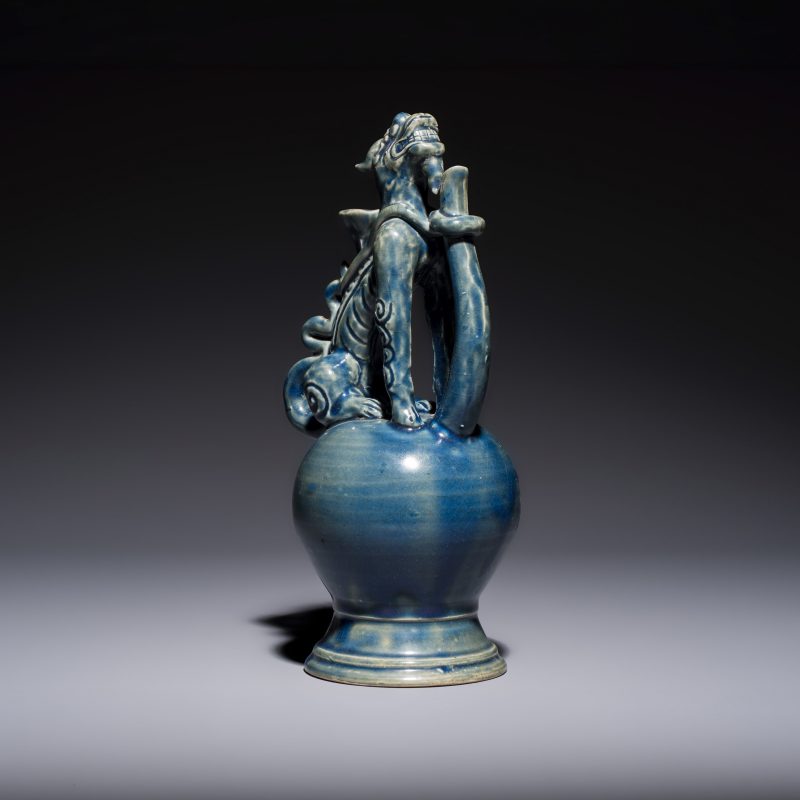 A Vietnamese or Annamese blue-glazed 'Qilin' ewer - 图5