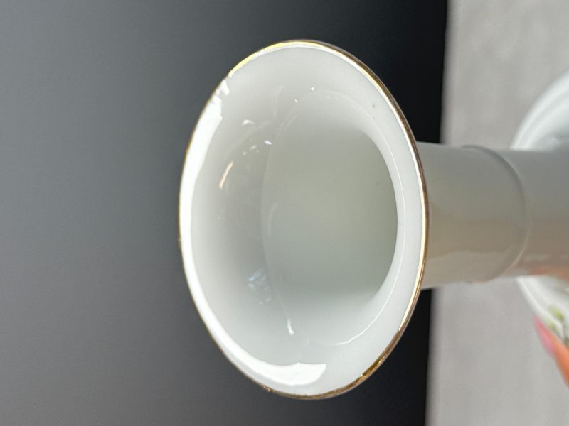 Three Chinese polychrome semi-eggshell vases - 图29