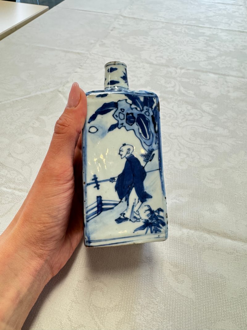 A Chinese blue and white 'Playing Boys' square flask - 图14