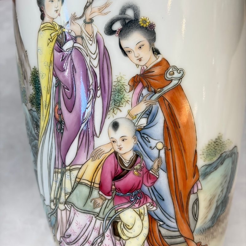 A Chinese famille rose semi-eggshell vase and a qianjiang cai vase - 图12