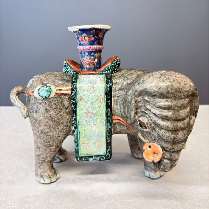A pair of Chinese famille rose models of elephants - 图9