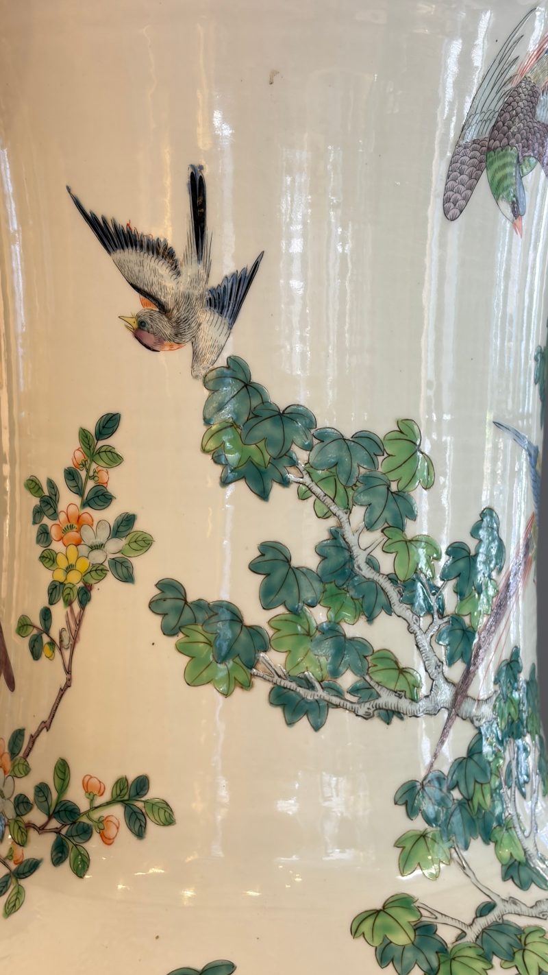 A massive pair of Chinese famille verte 'Phoenixes and Birds' vases - 图50