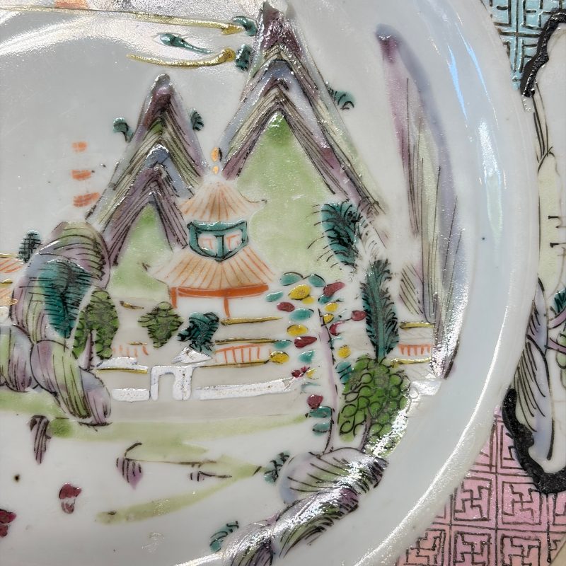 A collection of 13 Chinese famille rose 'Landscape' plates and dishes - 图99