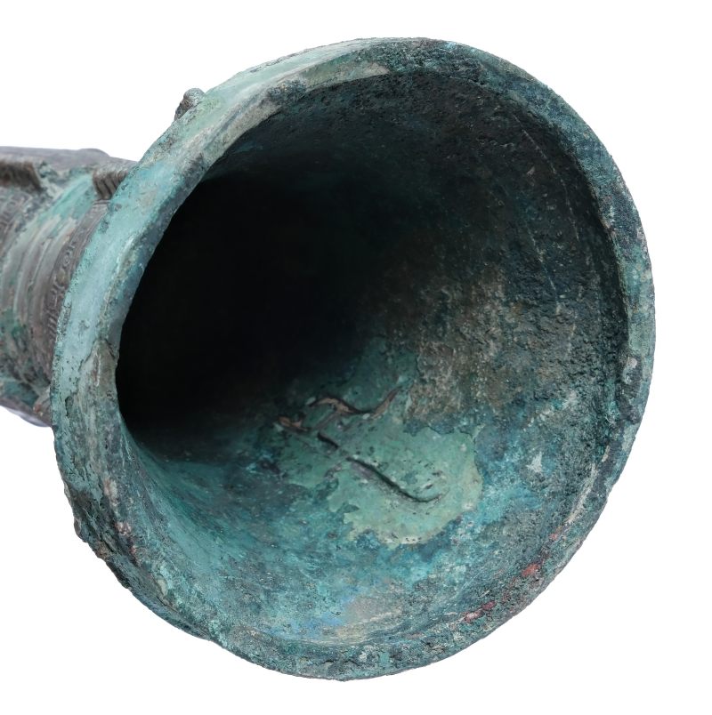 An archaic inscribed bronze wine beaker, Gu - 图8