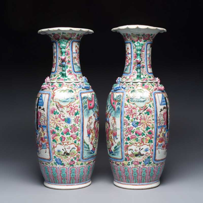 A pair of Chinese famille rose vases with narrative design - 图3