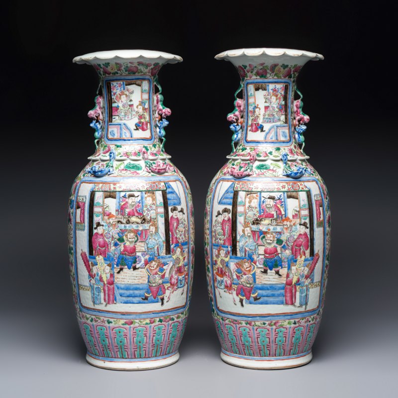 A pair of Chinese famille rose vases with narrative design - 图4