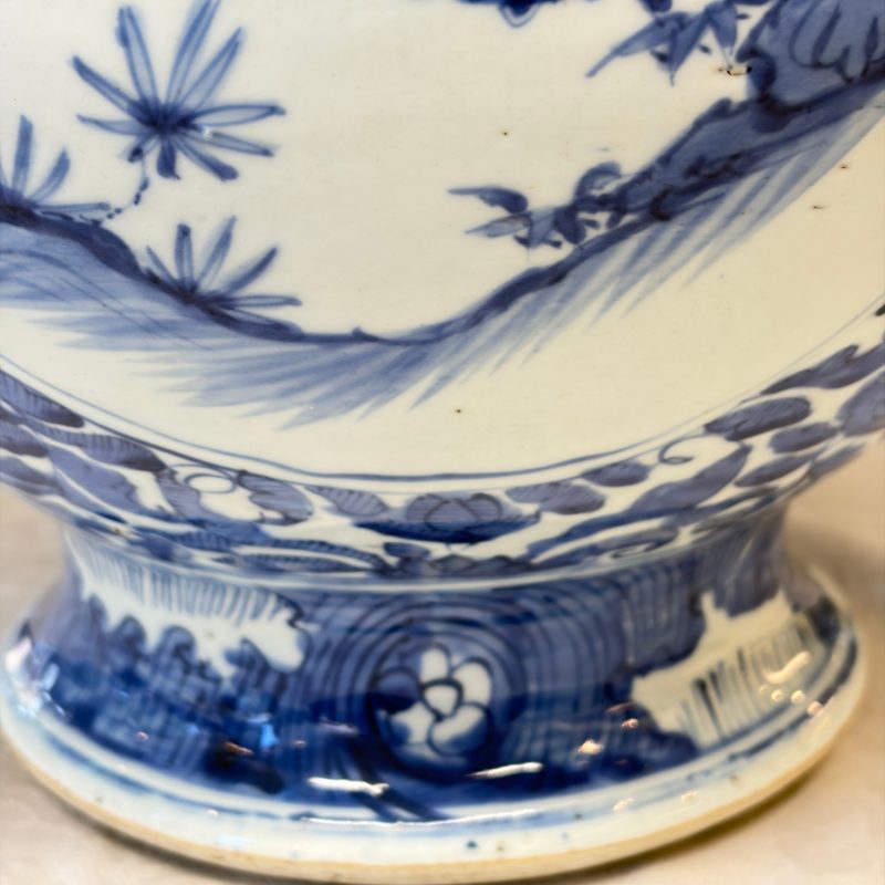 A Chinese blue and white baluster vase and cover with narrative design - 图13