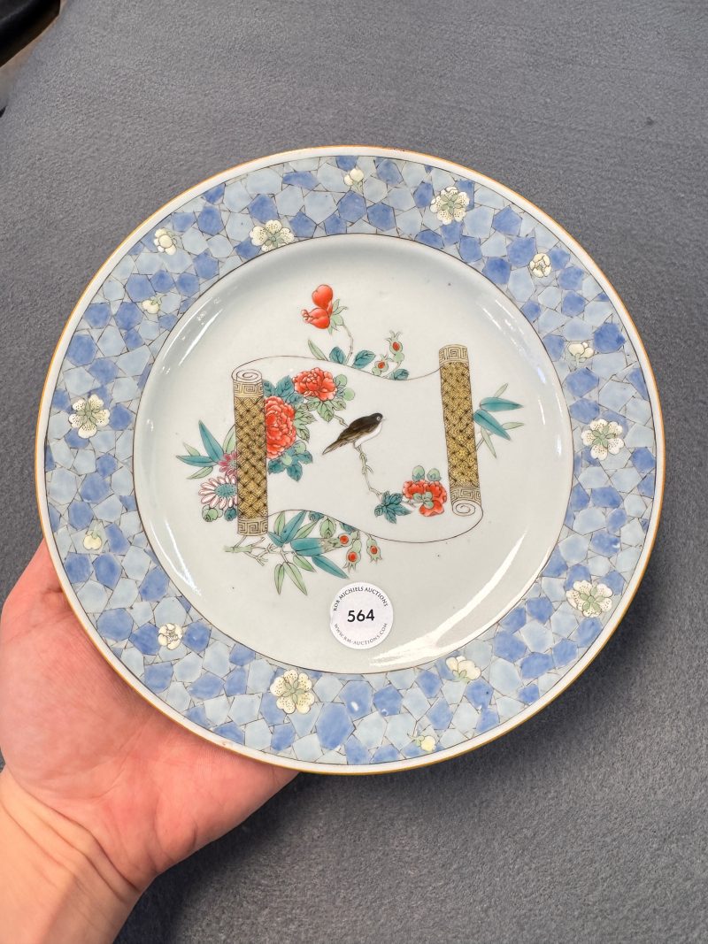 A Chinese famille rose ruby-back plate with a bird on a blossoming branch - 图3