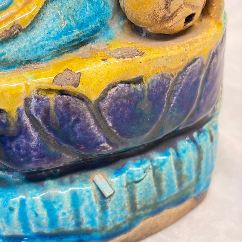 A Chinese gilt-decorated Fahua-glazed stoneware 'Bodhisattva with Attendants' group - 图31