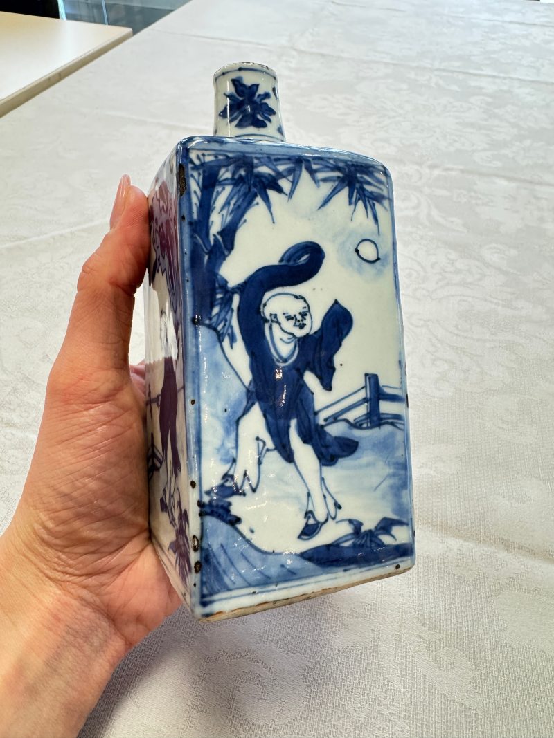 A Chinese blue and white 'Playing Boys' square flask - 图15
